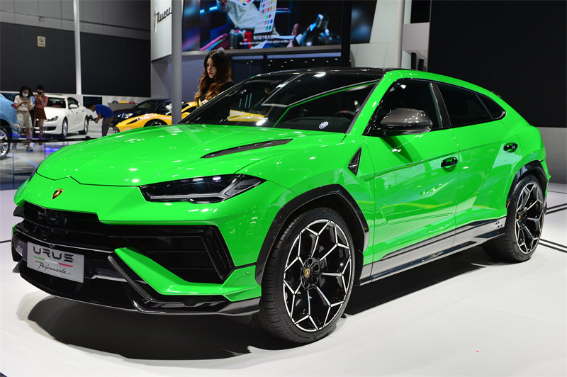 Un nuevo vehículo Lamborghini Urus se exhibe en el 26º Salón del Automóvil de Chengdu, provincia de Sichuan, suroeste de China, el 26 de agosto de 2022. [Foto/IC]