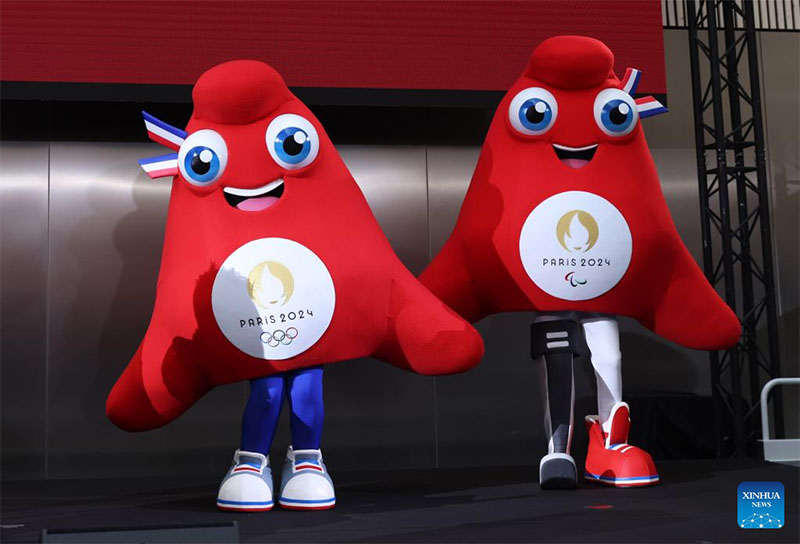 Gorros frigios presentados como mascotas oficiales de los Juegos Olímpicos y Paralímpicos de París 2024