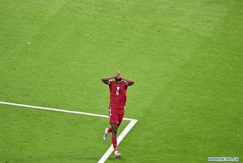 El jugador Mohammed Muntari, de Qatar, reacciona durante el partido del Grupo A entre Qatar y Ecuador en la Copa Mundial de la FIFA 2022 en el Estadio Al Bayt, en Al Khor, Qatar, el 20 de noviembre de 2022. (Xinhua/Xiao Yijiu)