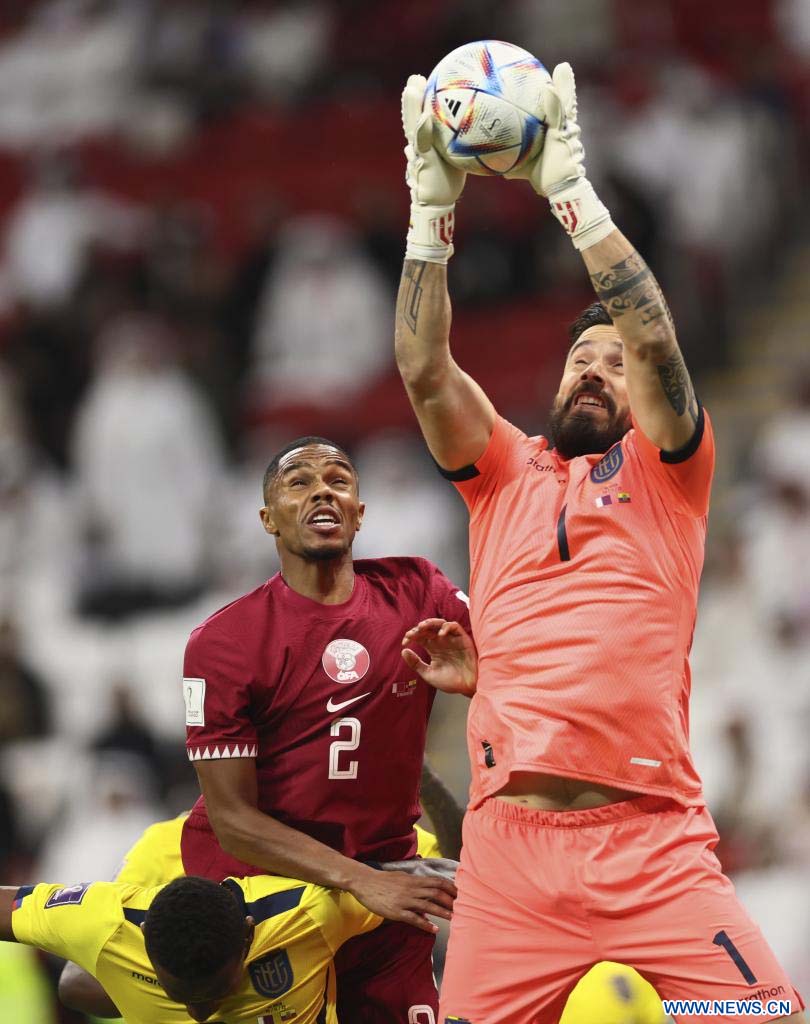 Valencia lanza a Ecuador a victoria de 2-0 sobre Qatar en partido inaugural de Copa Mundial