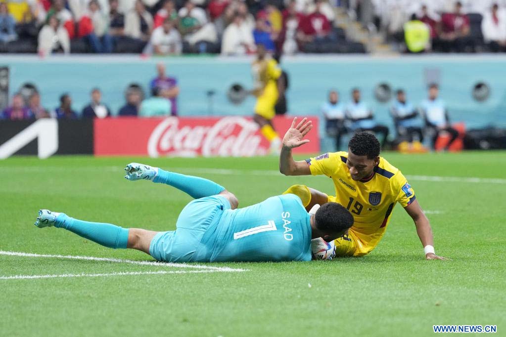 Valencia lanza a Ecuador a victoria de 2-0 sobre Qatar en partido inaugural de Copa Mundial