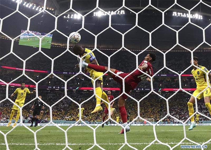 Valencia lanza a Ecuador a victoria de 2-0 sobre Qatar en partido inaugural de Copa Mundial