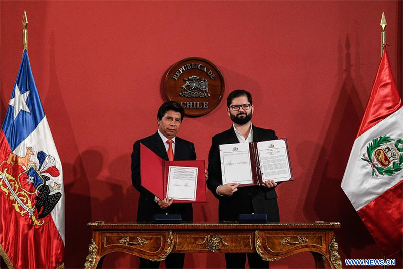 Presidente chileno conmemora junto a su par peruano 200 años de relación bilateral