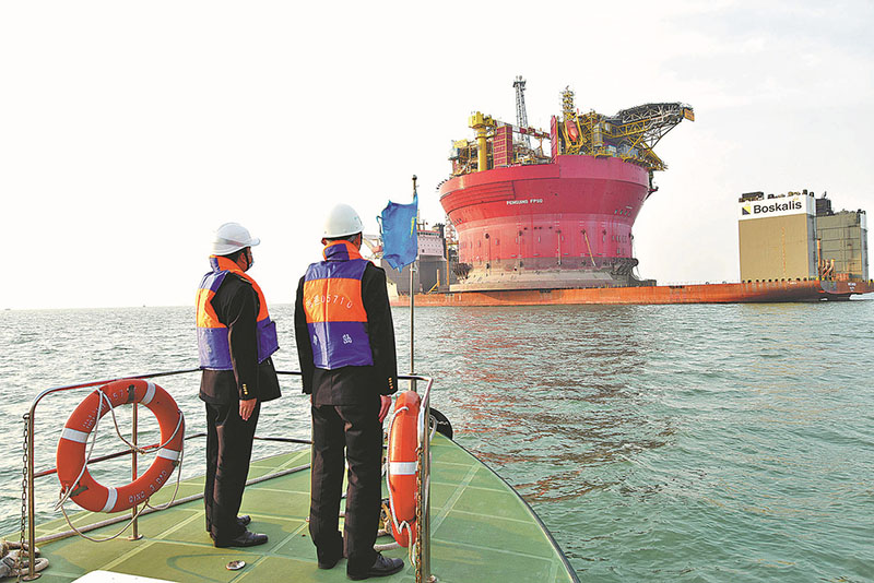 Buque FPSO cilíndrico fabricado en China parte hacia aguas británicas
