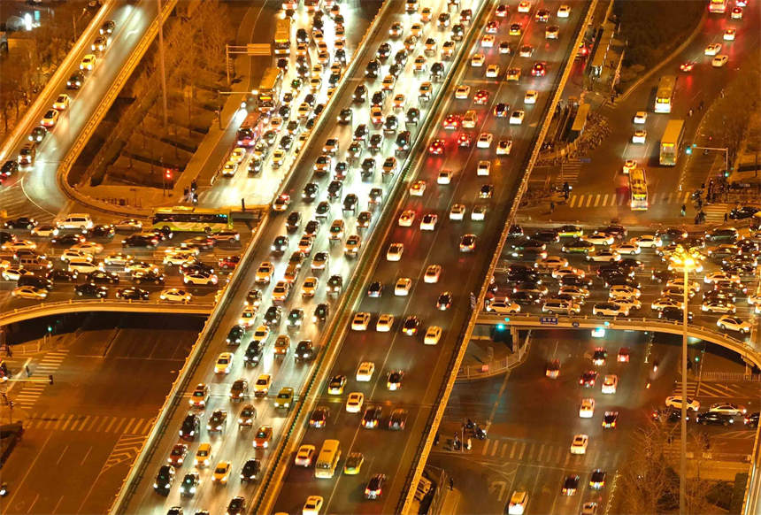 Reaparece el tráfico denso en el distrito central de negocios de Beijing