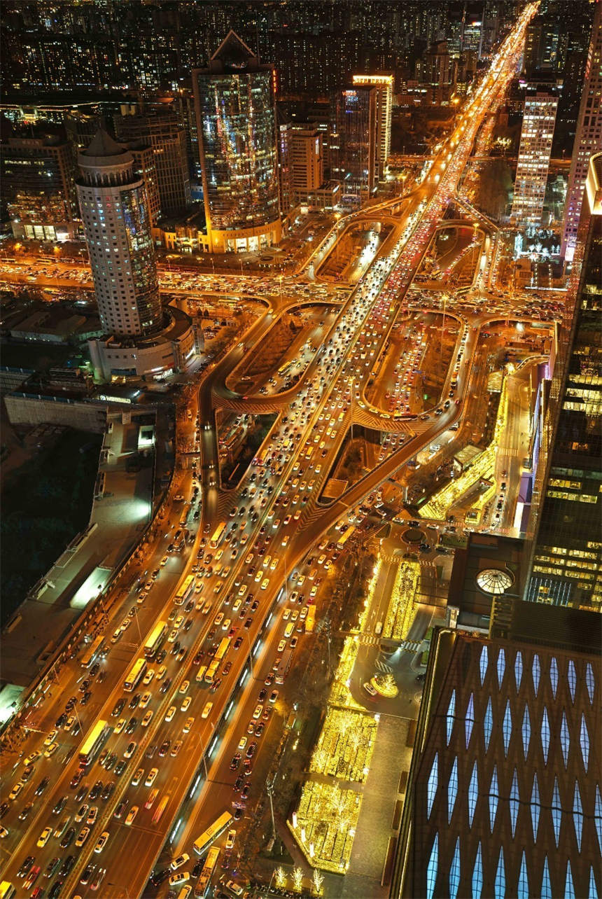 Reaparece el tráfico denso en el distrito central de negocios de Beijing