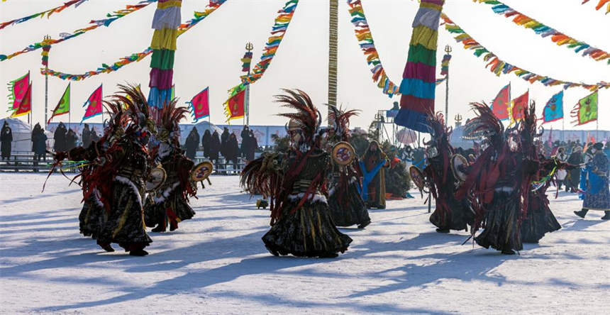 El XXI Festival de Turismo Cultural de Pesca y Caza del Lago Chagan comenzó este miércoles en Songyuan, provincia de Jilin. [Foto: Wang Yumei/ China Daily]