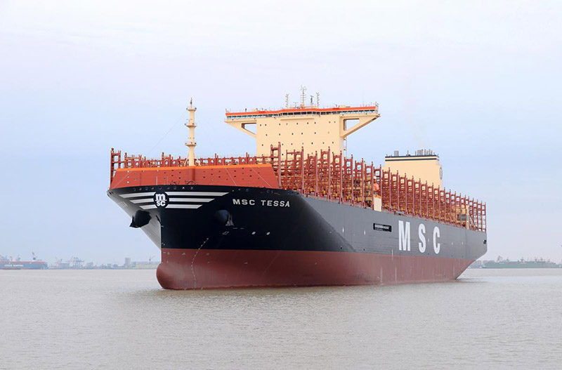 Constructor naval chino entrega el buque portacontenedores más grande del mundo
