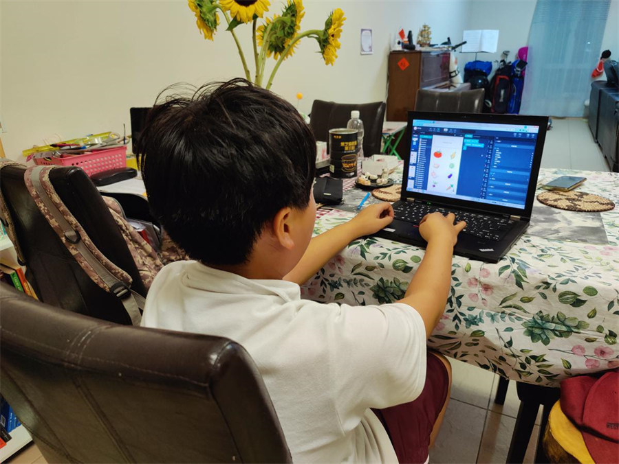 Un joven chino de 11 años ayuda a los agricultores de Botswana