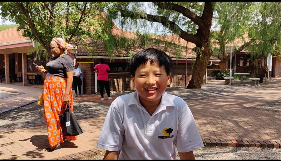 Un joven chino de 11 años ayuda a los agricultores de Botswana