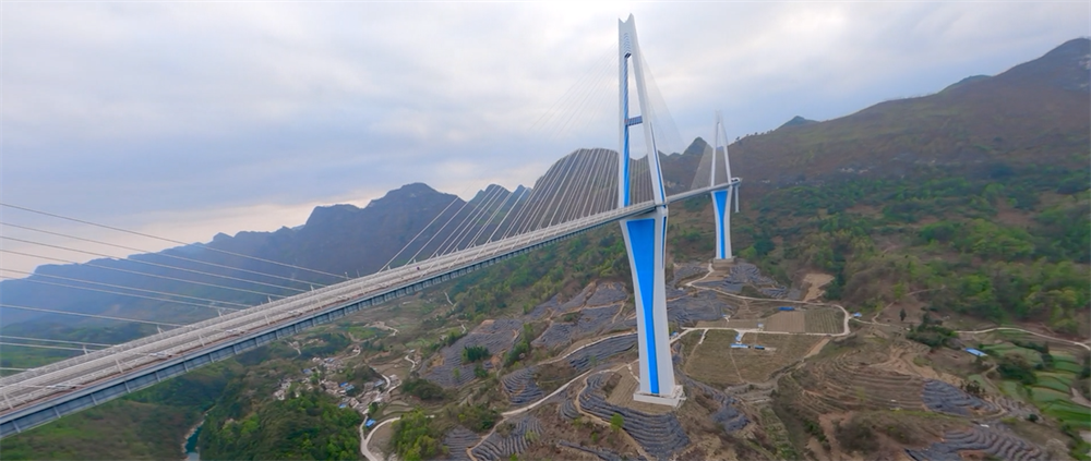 El Pingtang: modelo de construcción de puentes sobre cañones