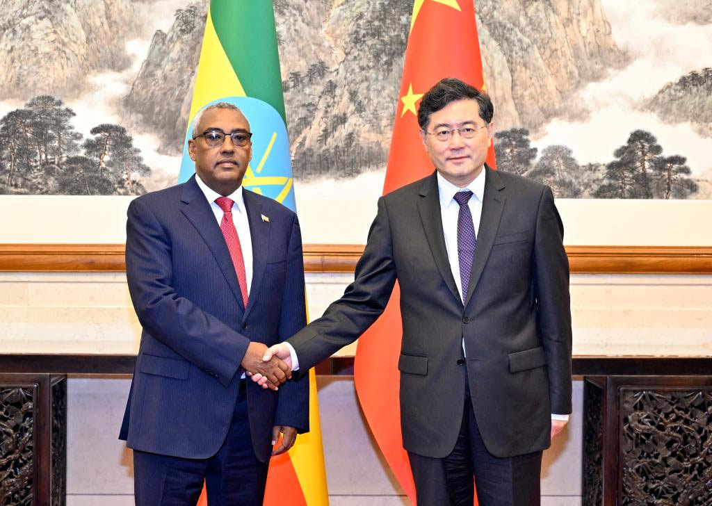 Canciller chino sostiene conversaciones con viceprimer ministro de Etiopía