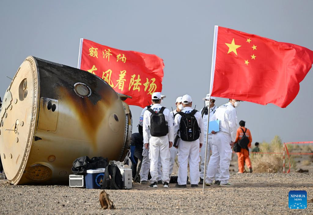 Astronautas chinos de Shenzhou-15 regresan sanos y salvos a la Tierra