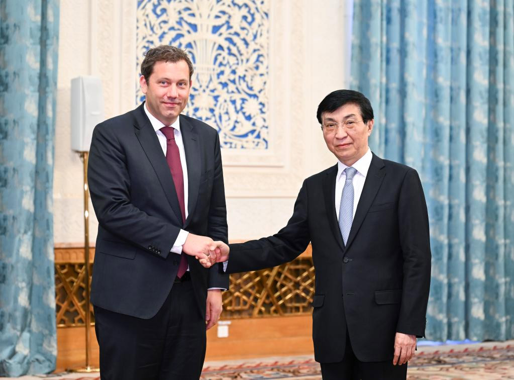 Presidente de máximo órgano asesor político chino se reúne con delegación de Partido Socialdemócrata de Alemania