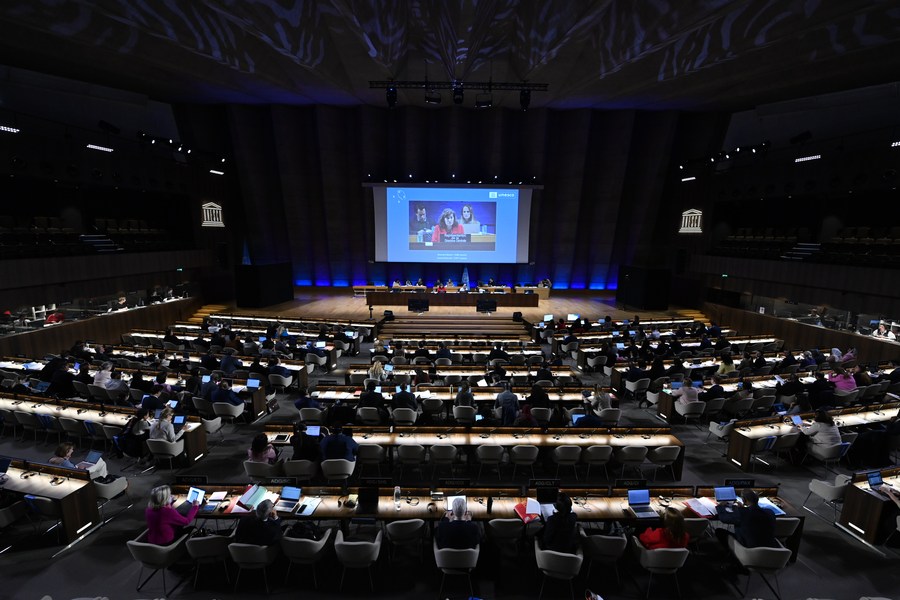 Imagen del 22 de mayo de 2023 de la 216ª sesión de la Junta Ejecutiva de la Organización de las Naciones Unidas para la Educación, la Ciencia y la Cultura (UNESCO) celebrada en la sede de la UNESCO in París, Francia. (Cyril Bailleul/UNESCO/Handout via Xinhua)