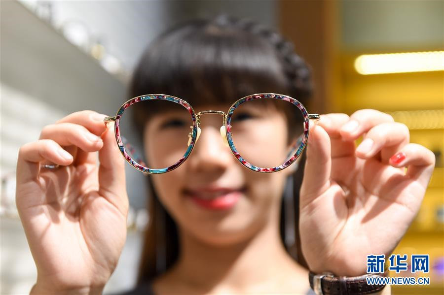 Danyang la capital de las gafas en China produce m s de 400