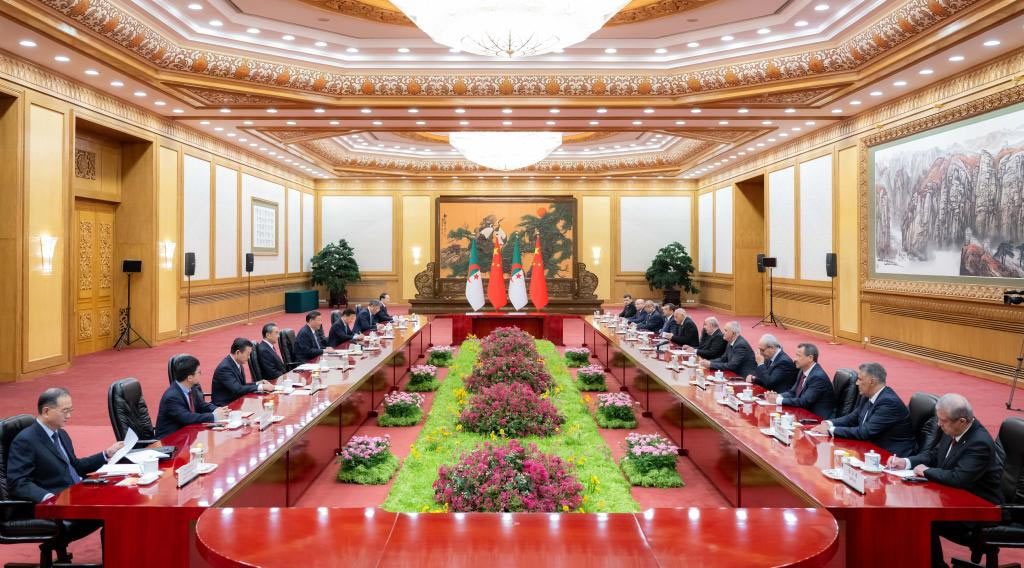 Xi sostiene conversaciones con presidente de Argelia