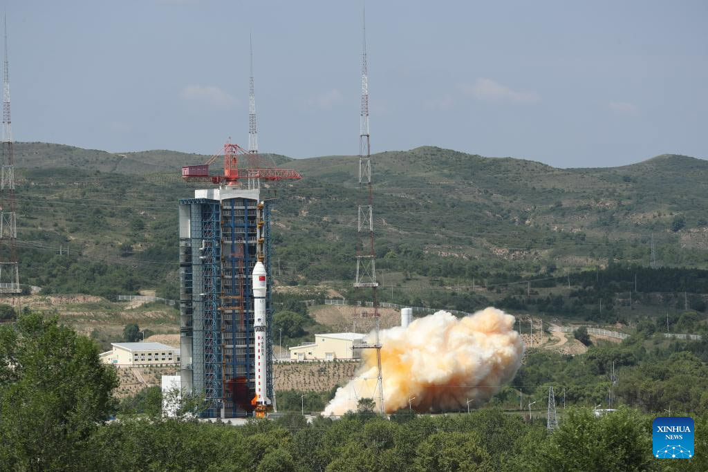 China lanza cuatro nuevos satélites al espacio