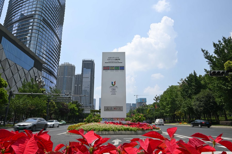 Imagen del 23 de julio de 2023 de un reloj de cuenta regresiva para la Universiada de Chengdu, en Chengdu, en la provincia de Sichuan, en el suroeste de China. Los XXXI Juegos Mundiales Universitarios de la Federación Internacional de Deportes Universitarios (FISU) se llevarán a cabo en Chengdu del 28 de julio al 8 de agosto. (Xinhua/Xu Bingjie)