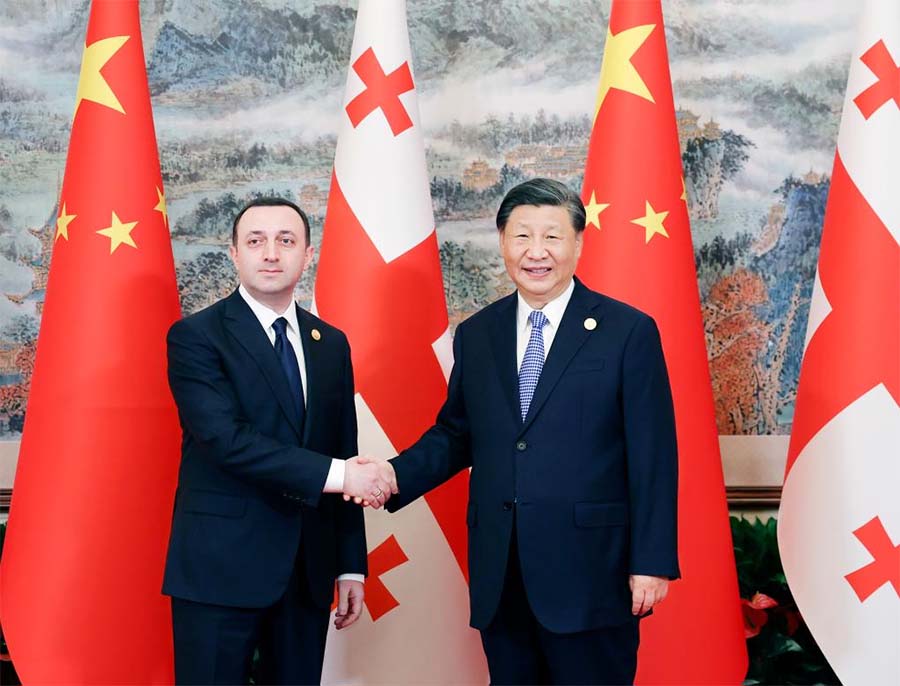 Xi se reúne con primer ministro de Georgia