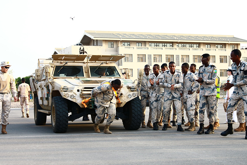 El Ejército Popular de Liberación de China realiza una competencia multilateral de intercambio de habilidades militares en Djibouti