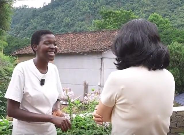 Rosa es una influencer con más de 13 millones de seguidores. (Foto de Grupo de Radio y Televisión de Zhejiang)