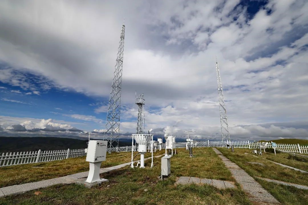 Observatorio de Línea de Base de la Vigilancia de la Atmósfera Global de China en la cima de la montaña Waliguan, provincia de Qinghai. (Foto: Administración Meteorológica de China)