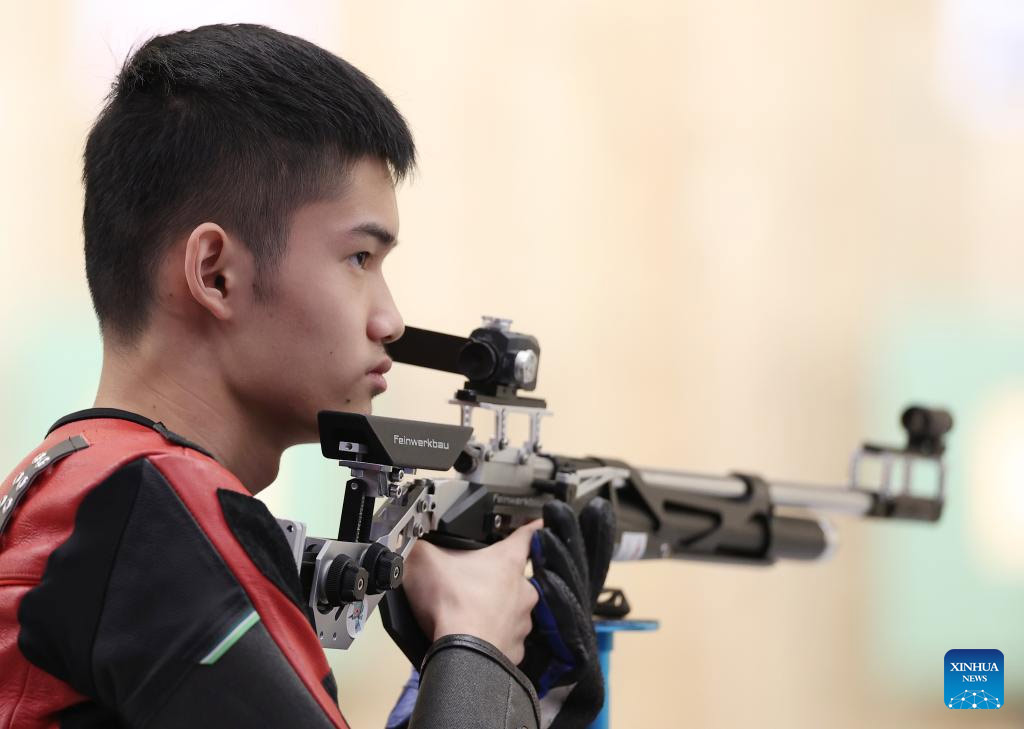 Tirador chino establece récord mundial y se lleva oro del rifle de aire a 10 metros en Juegos Asiáticos