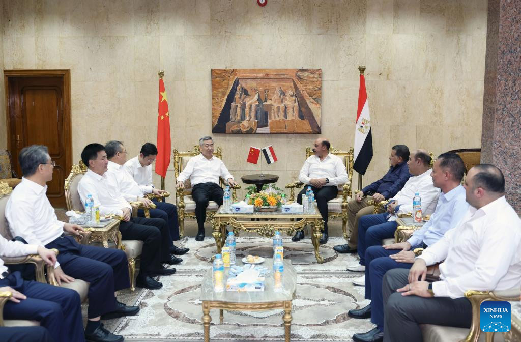 China consolidará cooperación y confianza mutua con Egipto, según alto funcionario del PCCh