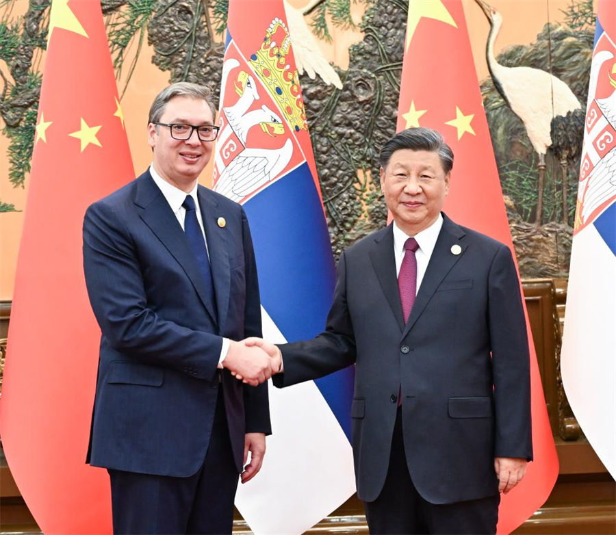 Xi se reúne con presidente serbio