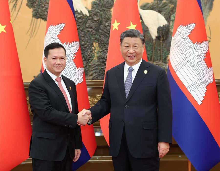 Xi se reúne con primer ministro camboyano