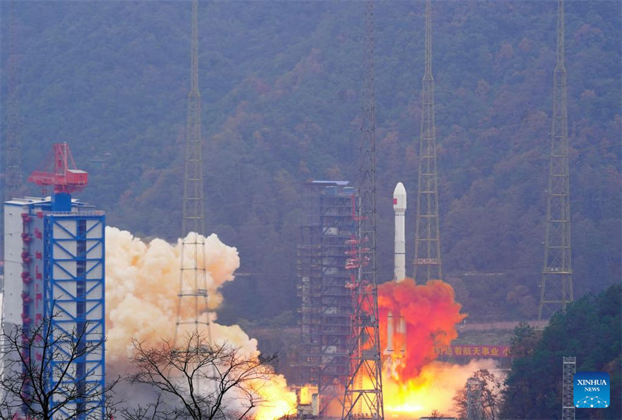 China lanza dos nuevos satélites para mejorar servicios BDS-3