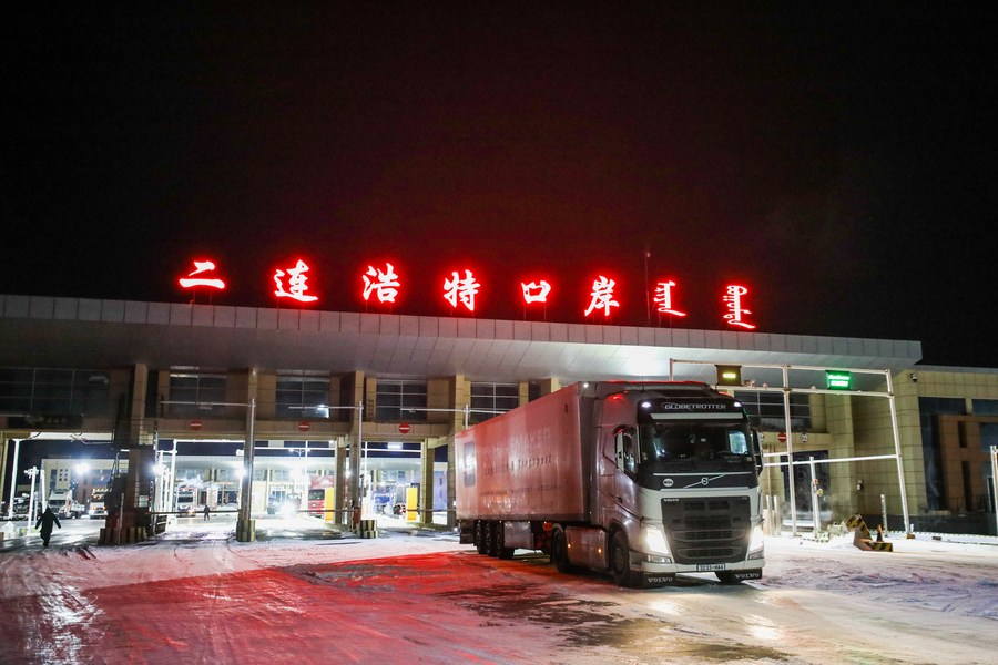 China entrega 50 autobuses a Mongolia