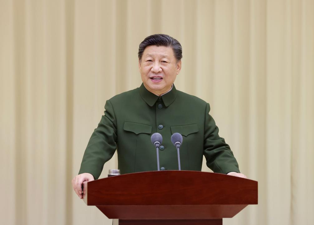 Xi inspecciona tropas emplazadas en Tianjin y extiende saludo festivo a todos los militares
