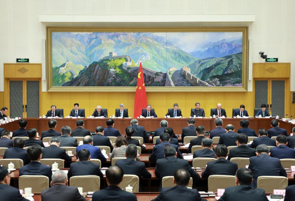 Primer ministro chino pide redoblar esfuerzos para combatir corrupción en el gobierno