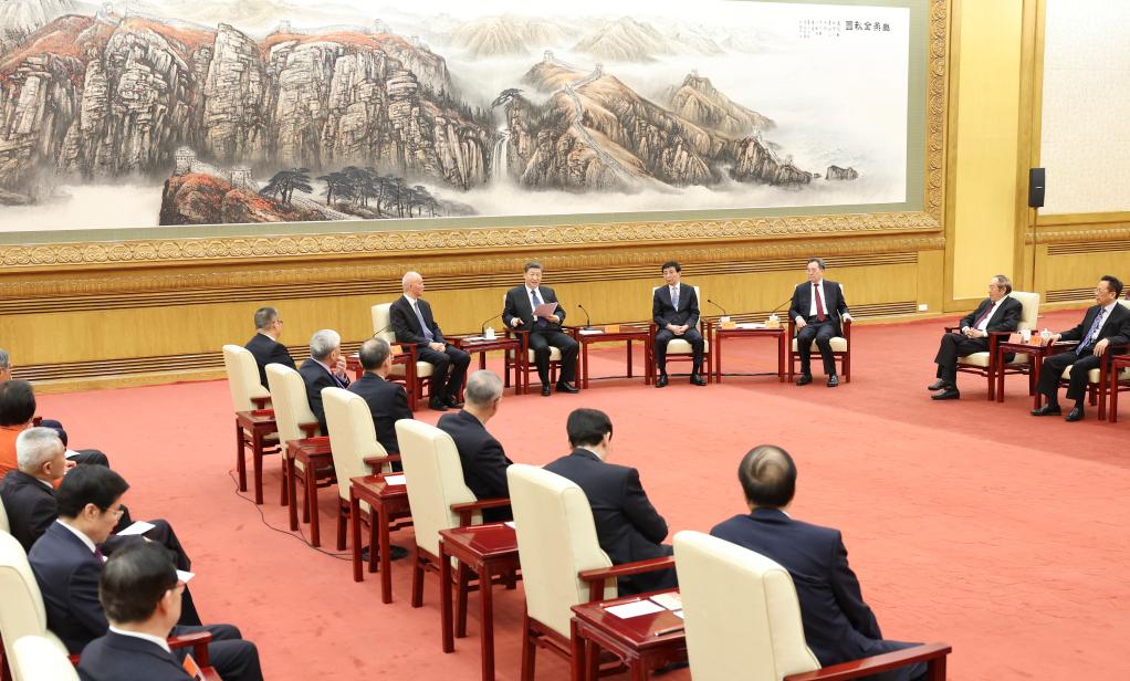 Xi extiende saludos de Fiesta de la Primavera a personalidades no comunistas