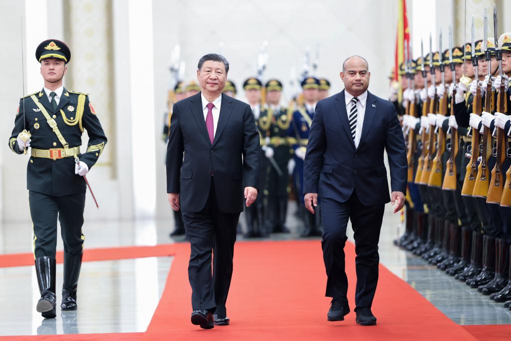 Presidentes de China y Nauru sostienen conversaciones por primera vez desde reanudación de relaciones