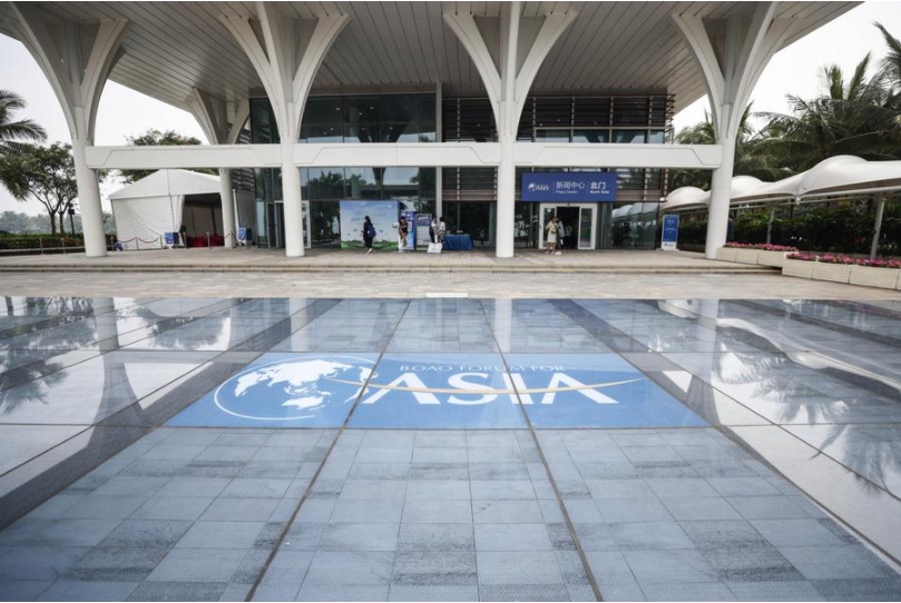 Esta foto, tomada el 26 de marzo de 2024, muestra azulejos fotovoltaicos en la Zona de Demostración de Cero Carbono de Boao, en la ciudad del mismo nombre, en la provincia meridional china de Hainan. (Xinhua/Zhang Liyun)