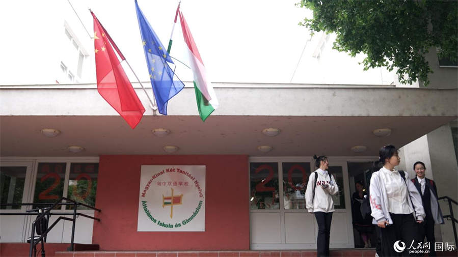 El encanto de los intercambios culturales en la escuela bilingüe sino-húngara de Hungría