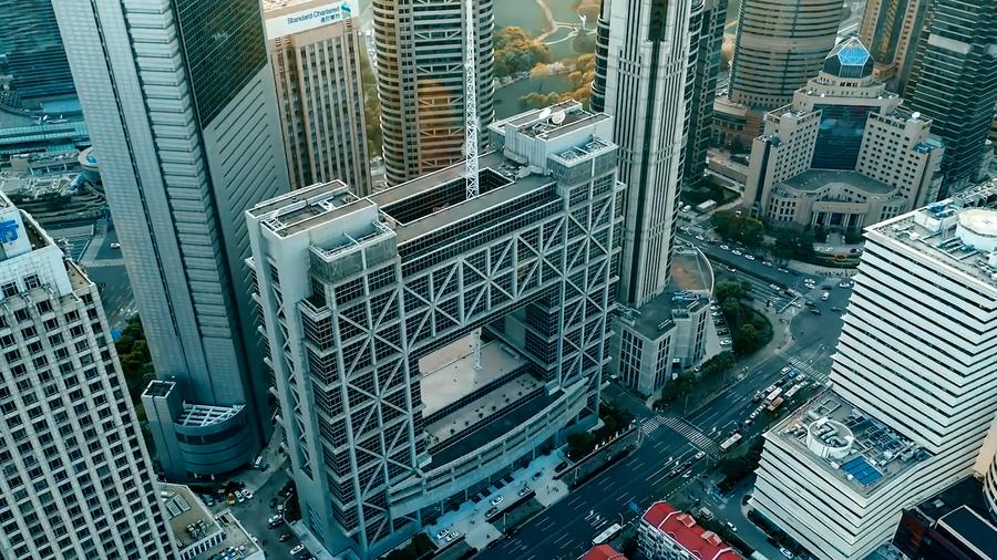 Imagen de archivo de una vista exterior de la Bolsa de Valores de Shanghai en la Nueva Área de Pudong en Shanghai, este de China. (Xinhua)