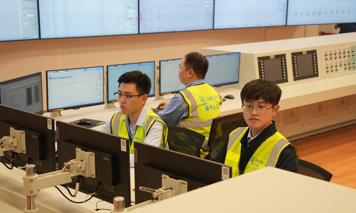 La sala de control principal del Linglong-1. Foto: Compañía de Energía Nuclear de Hainan