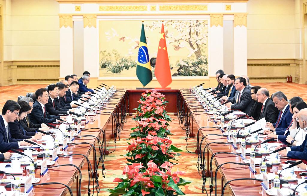 Vicepresidentes de China y Brasil encabezan reunión de comité de coordinación y cooperación bilateral