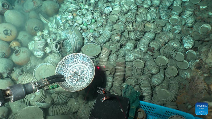 Recuperan más de 900 piezas de reliquias de dos naufragios en Mar Meridional de China