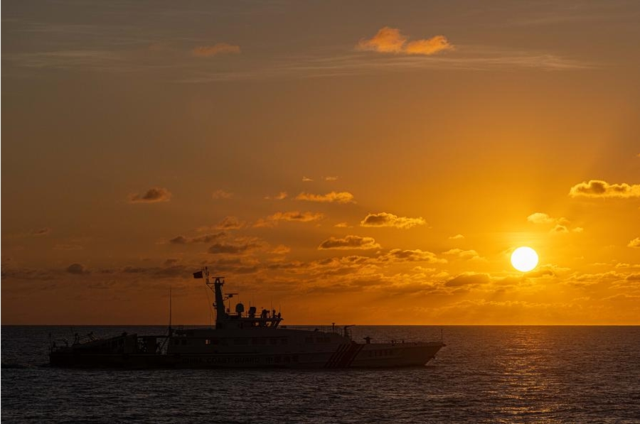 Un buque de la Guardia Costera de China patrulla las aguas de Ren