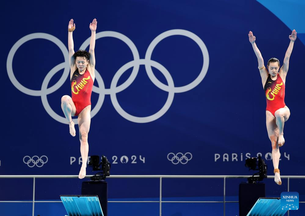 Saltadoras chinas Chen Yiwen y Chang Yani ganan en trampolín 3 metros sincronizado femenino