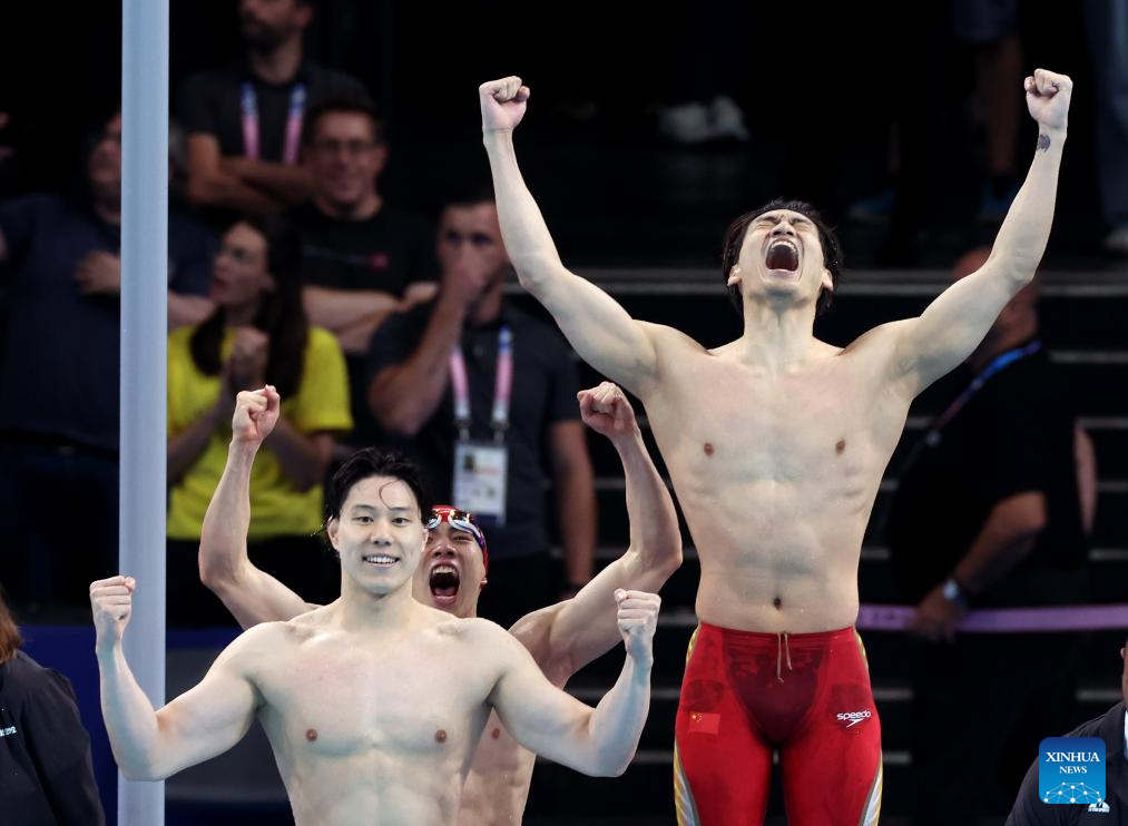 China gana oro en relevos 4x100 metros estilos masculino en Juegos Olímpicos de París