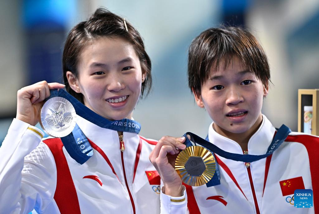 Clavadista china Quan Hongchan gana en plataforma femenina de 10 metros