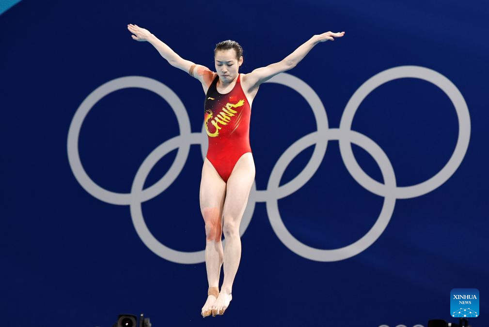 Chen Yiwen de China gana en prueba femenina de trampolín de 3m en Juegos Olímpicos de París