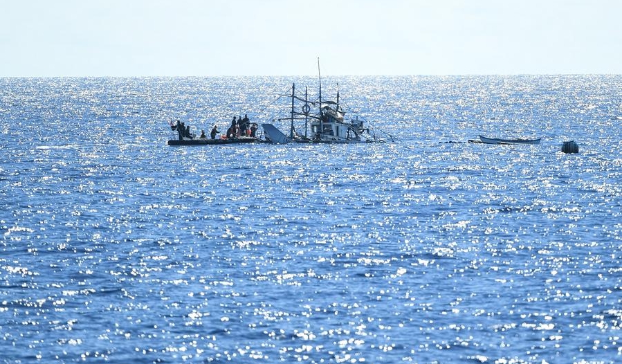 Imagen del 29 de junio de 2024 de la Guardia Costera de China en aguas adyacentes al Huangyan Dao de China. (Xinhua/Deng Hua)