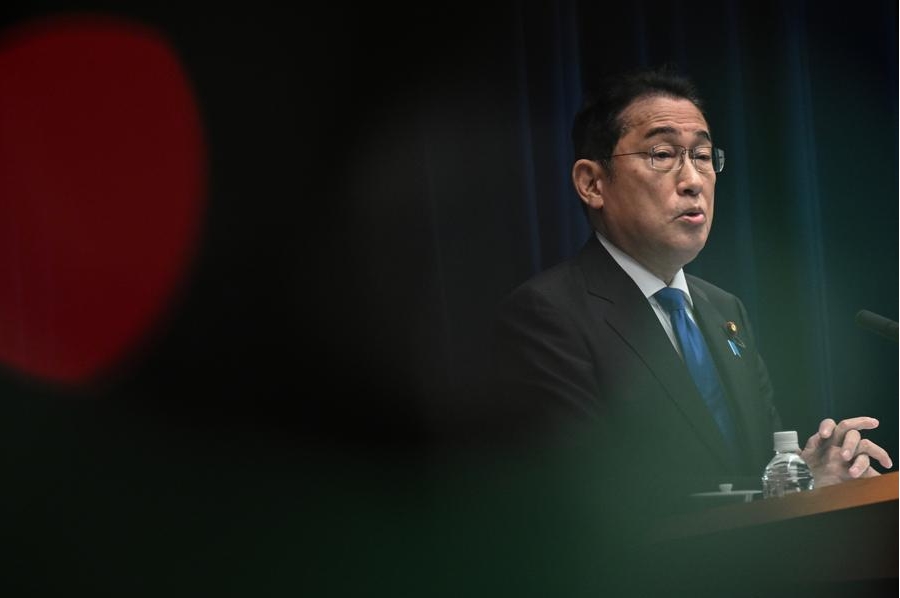 El primer ministro japonés, Fumio Kishida, habla durante una conferencia de prensa en la oficina del primer ministro, en Tokio, Japón, el 14 de agosto de 2024. Fumio Kishida anunció que no se presentará a las elecciones presidenciales del gobernante Partido Liberal Democrático (PLD), a celebrarse el próximo mes, en la cuenta regresiva de su mandato de tres años. (Xinhua/Philip Fong/Pool) 